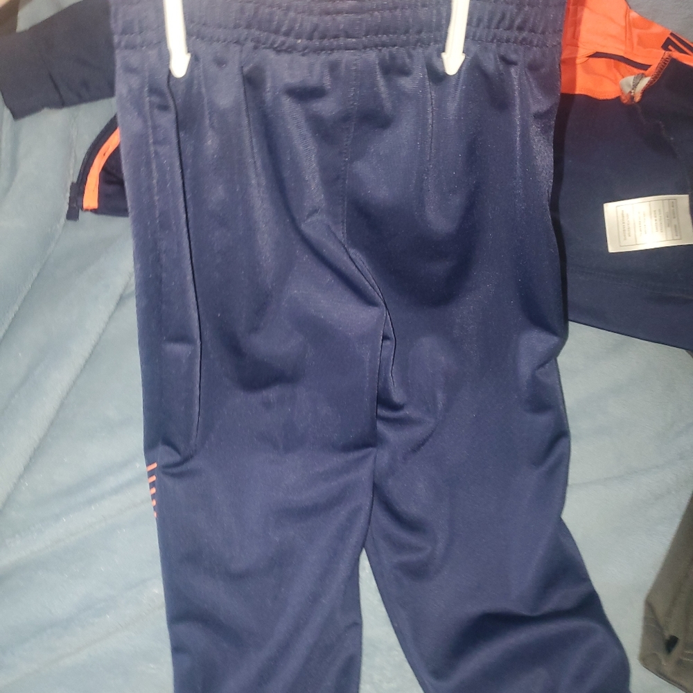 2 tracksuits - Picture 5 of 10